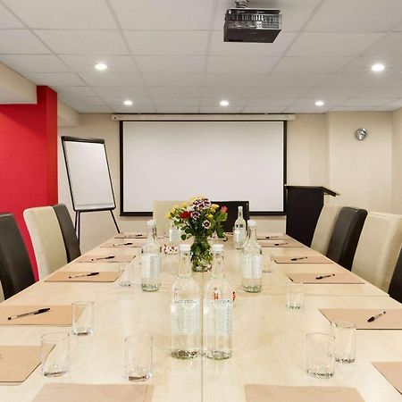 Ramada Hounslow - Heathrow East Dış mekan fotoğraf