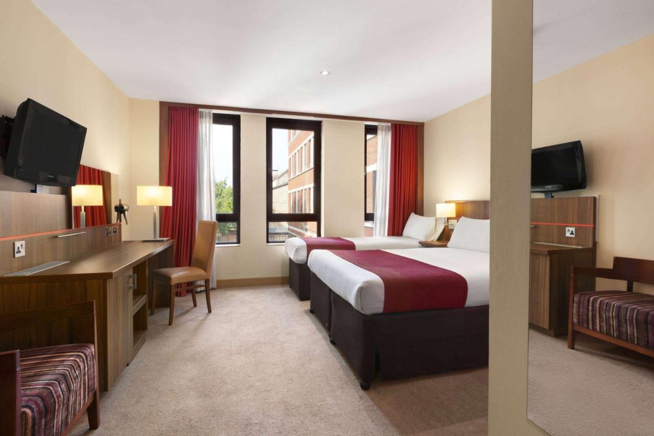 Ramada Hounslow - Heathrow East Dış mekan fotoğraf