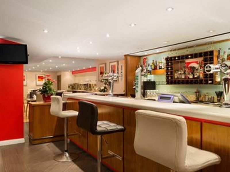 Ramada Hounslow - Heathrow East Dış mekan fotoğraf
