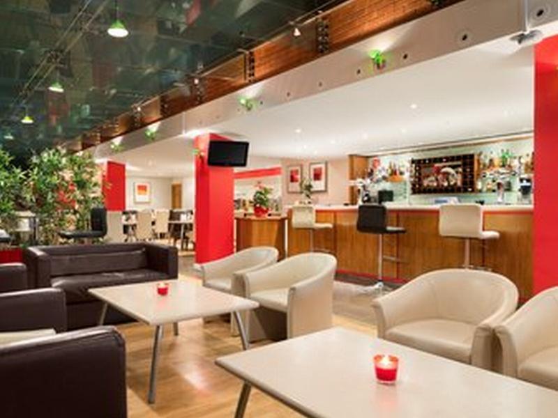 Ramada Hounslow - Heathrow East Dış mekan fotoğraf