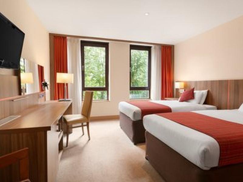 Ramada Hounslow - Heathrow East Dış mekan fotoğraf