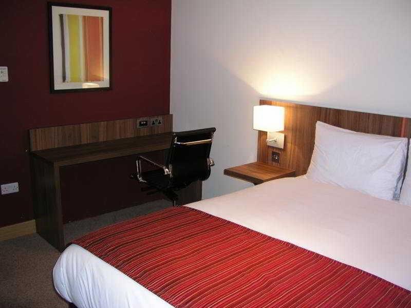 Ramada Hounslow - Heathrow East Otel Oda fotoğraf