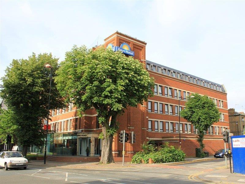 Ramada Hounslow - Heathrow East Dış mekan fotoğraf