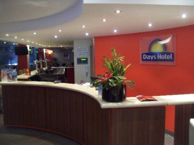 Ramada Hounslow - Heathrow East Dış mekan fotoğraf