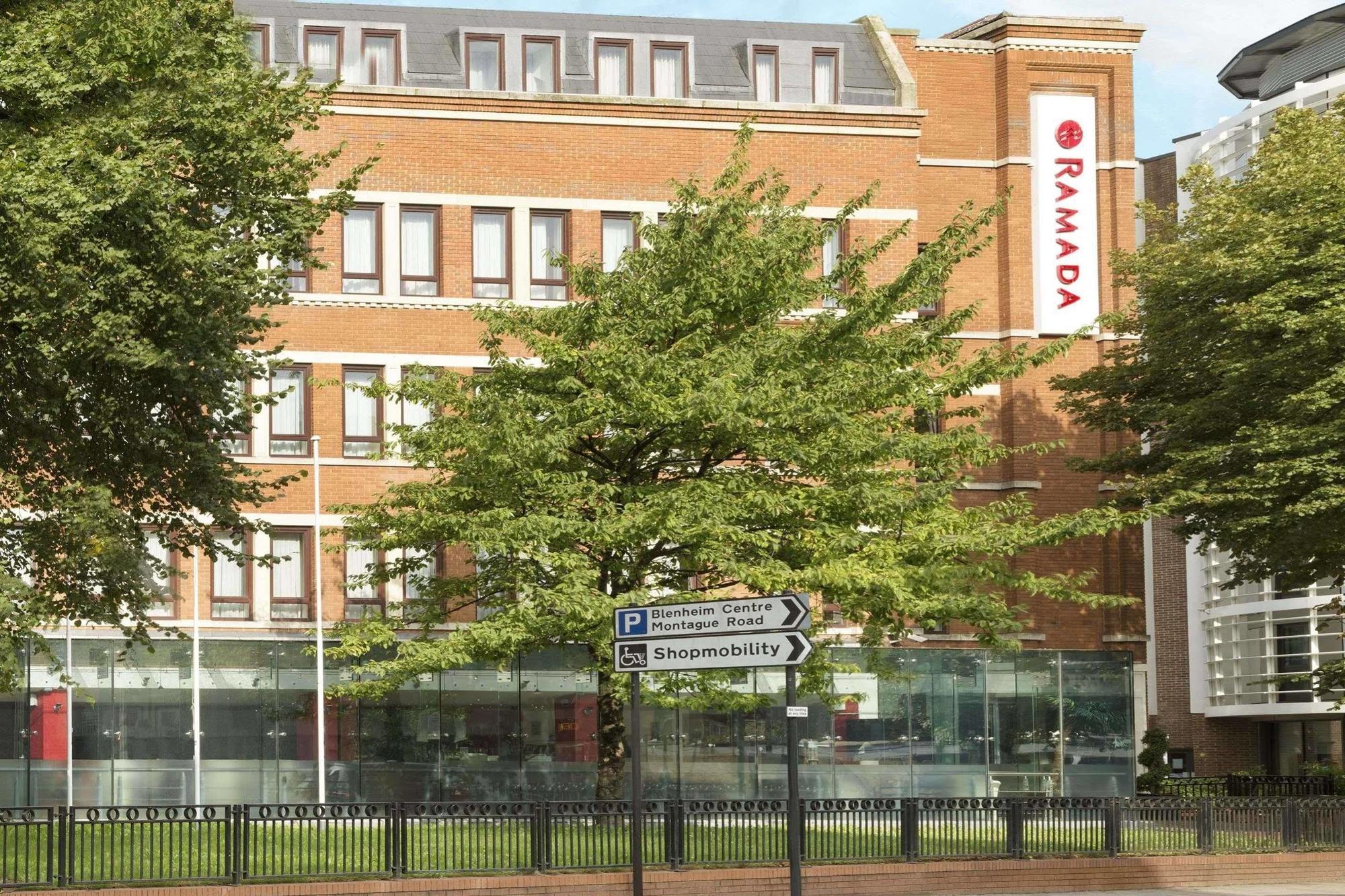 Ramada Hounslow - Heathrow East Dış mekan fotoğraf
