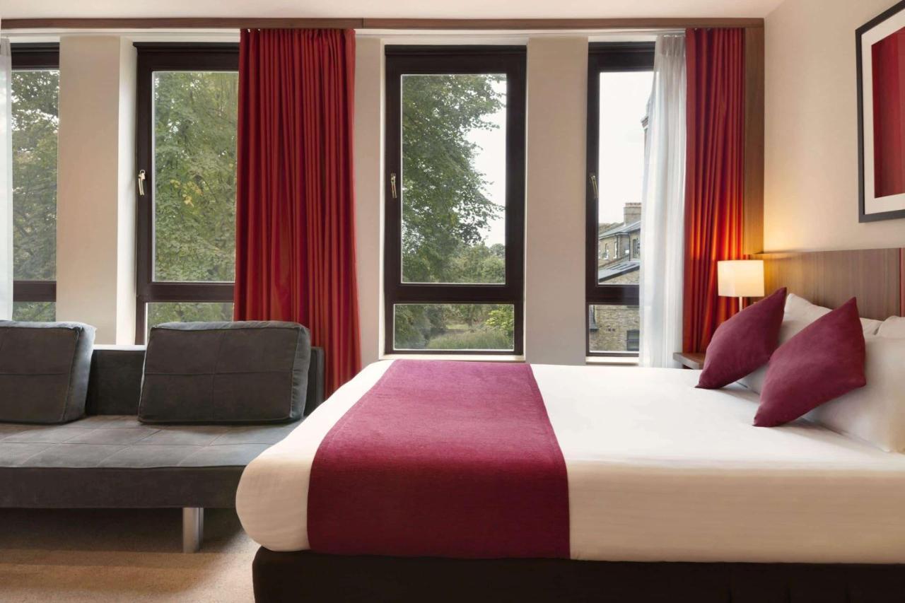 Ramada Hounslow - Heathrow East Dış mekan fotoğraf