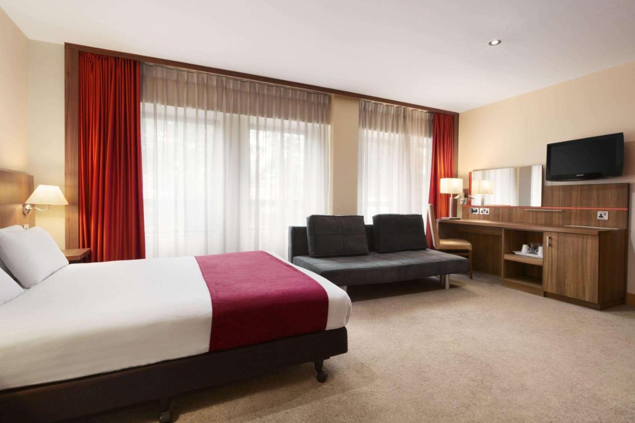 Ramada Hounslow - Heathrow East Dış mekan fotoğraf